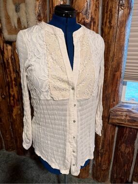Daytrip Cream Lace-Accent Button Down Blouse